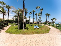 Beachfront Apartment -don Juan Manilva