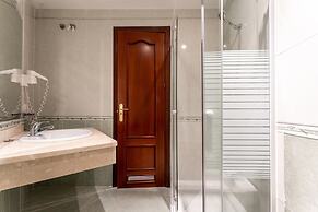 Beachfront Apartment -don Juan Manilva