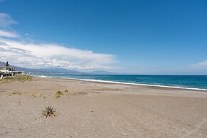 Beachfront Apartment -don Juan Manilva