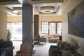 Goroomgo Pineridge Hotel Darjeeling