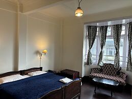 Goroomgo Pineridge Hotel Darjeeling