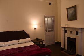 Goroomgo Pineridge Hotel Darjeeling