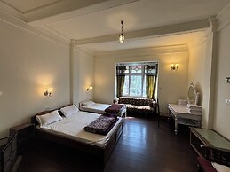 Goroomgo Pineridge Hotel Darjeeling