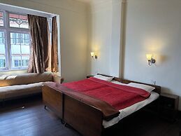 Goroomgo Pineridge Hotel Darjeeling