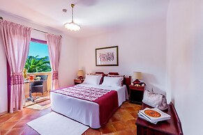 Residence with pool in Sos Alinos