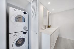 Diamond on the Bay in Miami