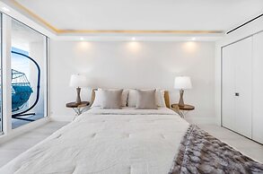 Diamond on the Bay in Miami