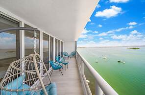 Diamond on the Bay in Miami