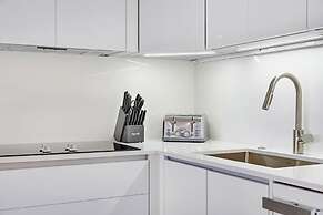 Diamond on the Bay in Miami