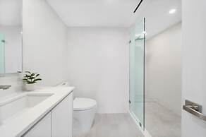 Diamond on the Bay in Miami