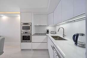 Diamond on the Bay in Miami