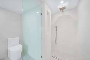 Diamond on the Bay in Miami