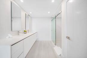 Diamond on the Bay in Miami