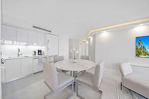 Diamond on the Bay in Miami