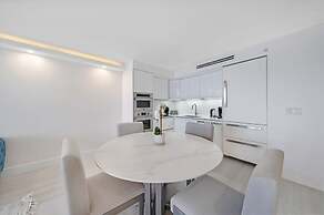 Diamond on the Bay in Miami