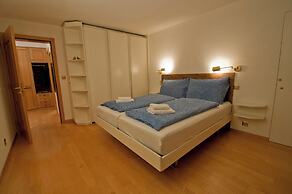 Apartment Lora