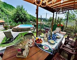 Charming Stone Cottage in San Marcello Pistoiese