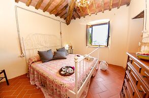 Charming Stone Cottage in San Marcello Pistoiese