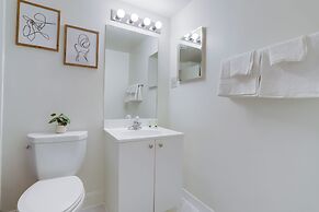 Modern 1BR Stay in Crystal City