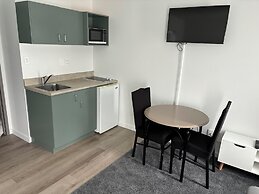 Courtesy Court Motel
