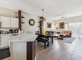 Beautiful Townhome at Lake Barkley With Pool View!