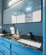 Spacious Family Home w Pool Hot Tub Large Yard