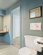 Spacious Family Home w Pool Hot Tub Large Yard