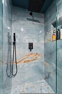 Spacious Family Home w Pool Hot Tub Large Yard