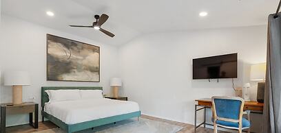 Spacious Family Home w Pool Hot Tub Large Yard