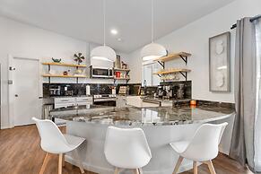 Spacious Family Home w Pool Hot Tub Large Yard