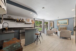 Spacious Family Home w Pool Hot Tub Large Yard