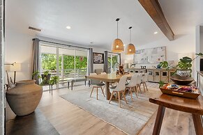 Spacious Family Home w Pool Hot Tub Large Yard