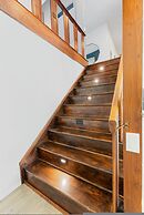 Spacious Family Home w Pool Hot Tub Large Yard