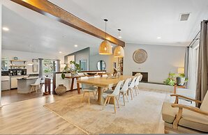 Spacious Family Home w Pool Hot Tub Large Yard