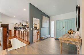 Spacious Family Home w Pool Hot Tub Large Yard