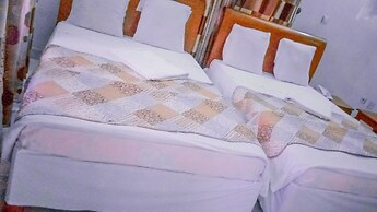 HOTEL DE SILVER BOTIQUE KiGALi