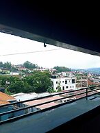 HOTEL DE SILVER BOTIQUE KiGALi