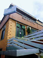 HOTEL DE SILVER BOTIQUE KiGALi