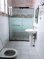 HOTEL DE SILVER BOTIQUE KiGALi