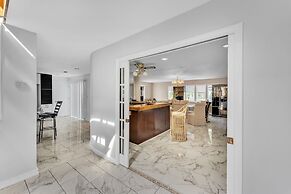 LUXURY BAY SHORE HOME
