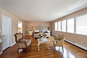 LUXURY BAY SHORE HOME