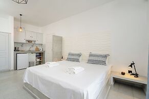 Diamantis studios apartments