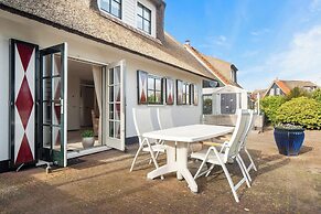 Scenic Waterside Retreat