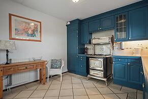 Scenic Waterside Retreat