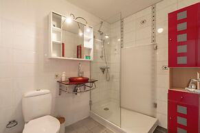 Idyllic Coastal Base w/ Garden