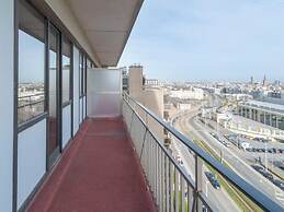 Posh Apartment With Racecourse View