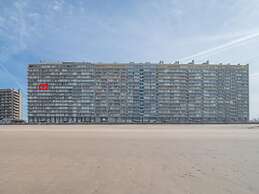 Posh Apartment With Racecourse View