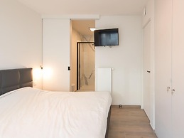 Open View Apartment by the Beach