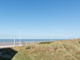 Apartment With Side sea View in Raversijde