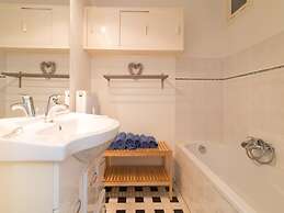 Cozy Apartment Near the Beach